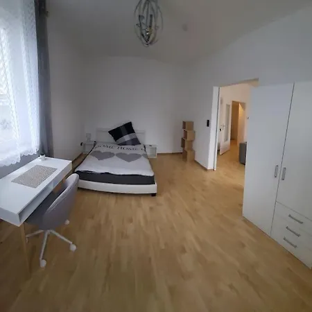 Apartment Moeblierte 3-zi Naehe Bwzk *